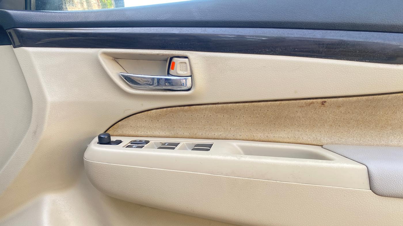 2015 Maruti Ciaz ZDI SHVS, Diesel, Manual, 66,228 km, Driver Side Door Panels Control