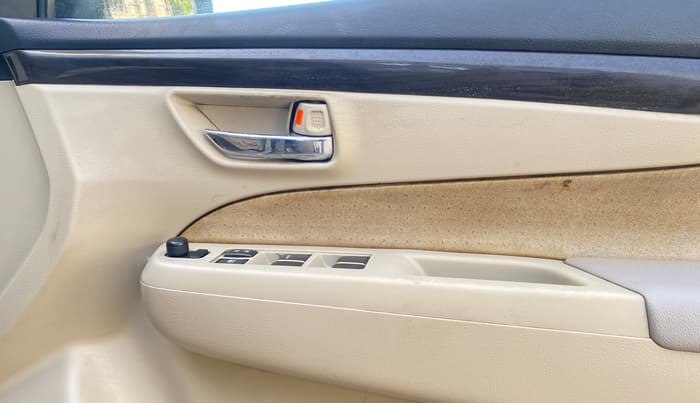 2015 Maruti Ciaz ZDI SHVS, Diesel, Manual, 66,258 km, Driver Side Door Panels Control