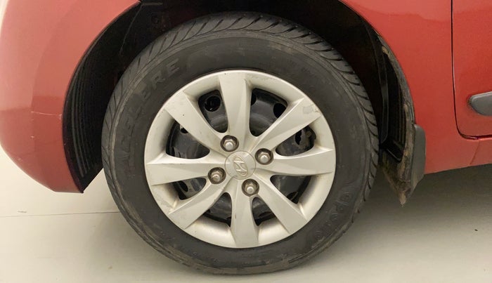 2013 Hyundai Eon MAGNA +, Petrol, Manual, 62,933 km, Left Front Wheel