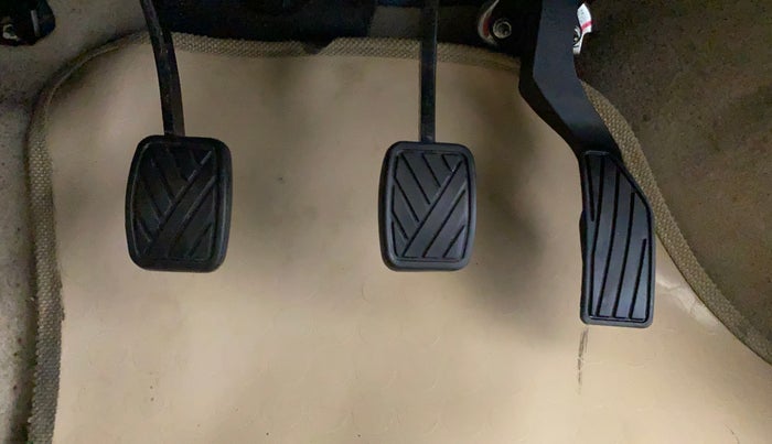 2014 Maruti Ertiga VXI, Petrol, Manual, 37,704 km, Pedals
