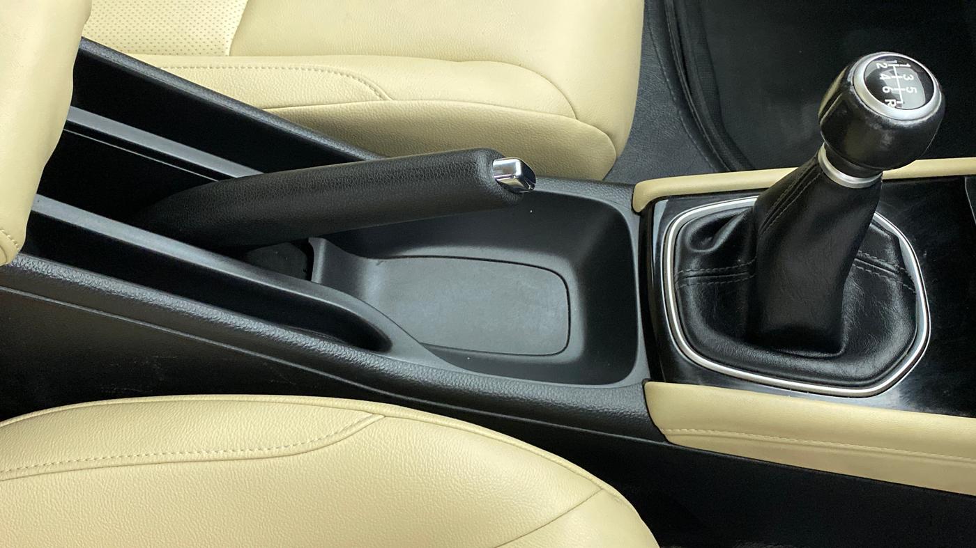 2020 Honda City ZX MT PETROL, Petrol, Manual, 20,103 km, Gear Lever
