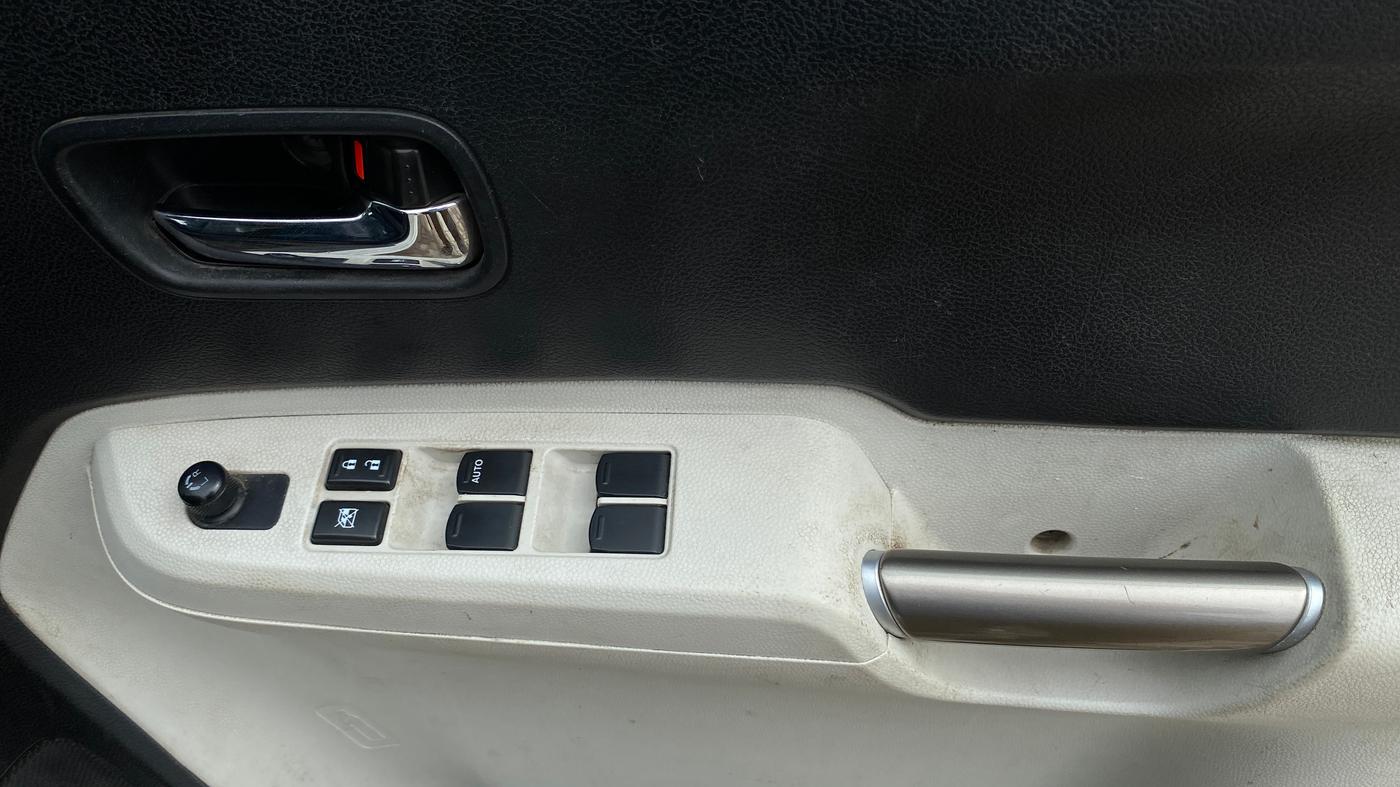 2018 Maruti IGNIS DELTA 1.2, Petrol, Manual, 97,238 km, Driver Side Door Panels Control
