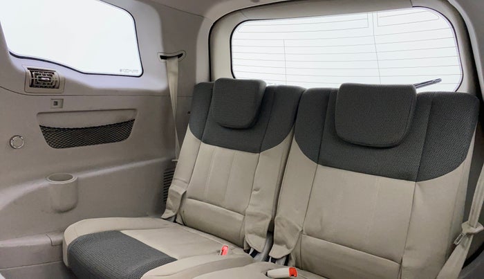 2016 Mahindra XUV500 W6, Diesel, Manual, 44,530 km, Third Seat Row ( optional )