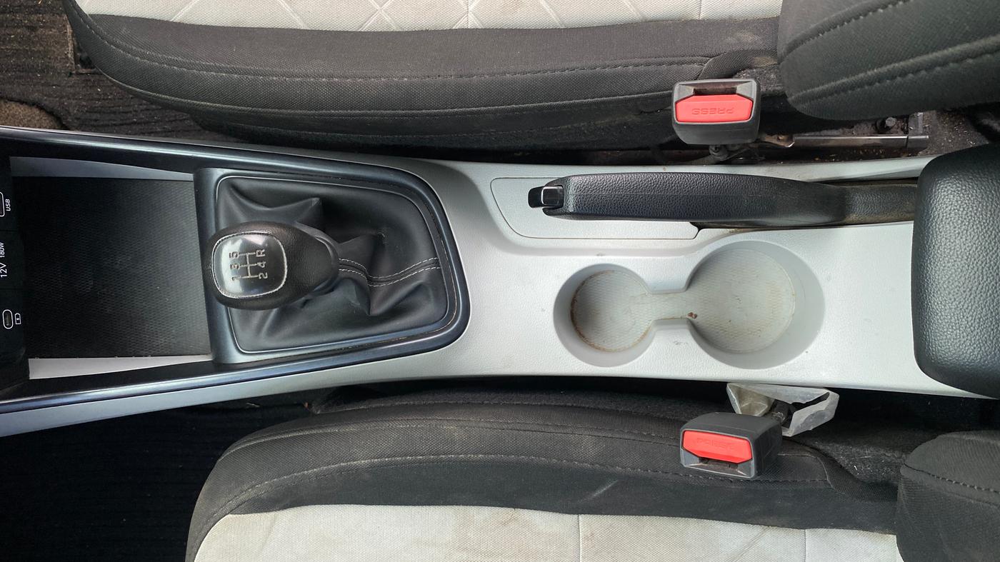 2024 Hyundai NEW I20 SPORTZ 1.2 MT, Petrol, Manual, 43,921 km, Gear Lever