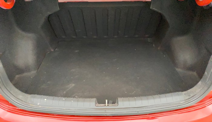 2014 Hyundai Xcent SX 1.2 (O), Petrol, Manual, 44,696 km, Boot Inside