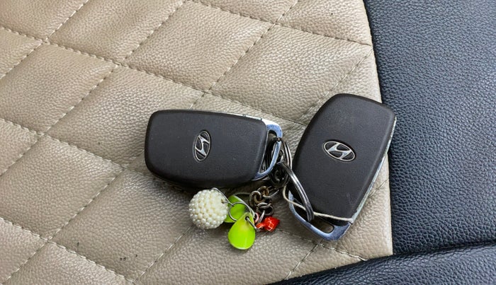 2014 Hyundai Xcent SX 1.2 (O), Petrol, Manual, 44,696 km, Key Close Up