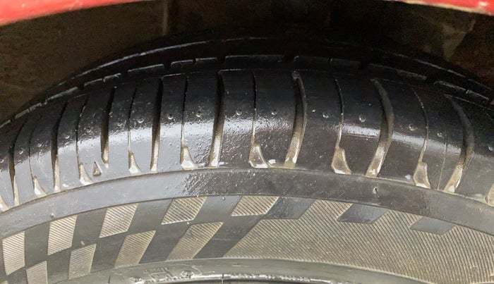 2014 Hyundai Xcent SX 1.2 (O), Petrol, Manual, 44,696 km, Left Rear Tyre Tread