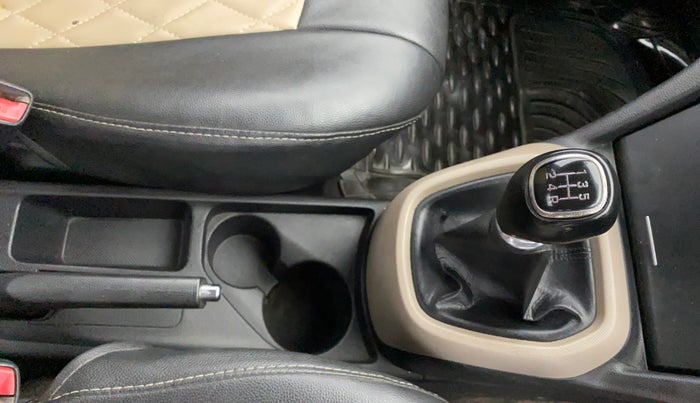 2014 Hyundai Xcent SX 1.2 (O), Petrol, Manual, 44,696 km, Gear Lever