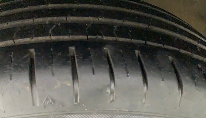 2017 Maruti Baleno ZETA PETROL 1.2, Petrol, Manual, 42,841 km, Left Rear Tyre Tread