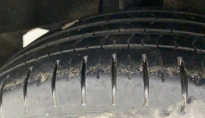 2017 Maruti Baleno ZETA PETROL 1.2, Petrol, Manual, 42,841 km, Right Rear Tyre Tread