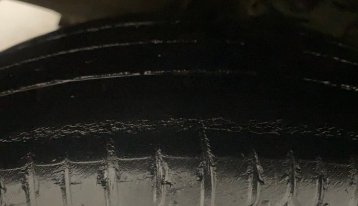 2013 Hyundai i10 SPORTZ 1.2, Petrol, Manual, 39,866 km, Left Front Tyre Tread