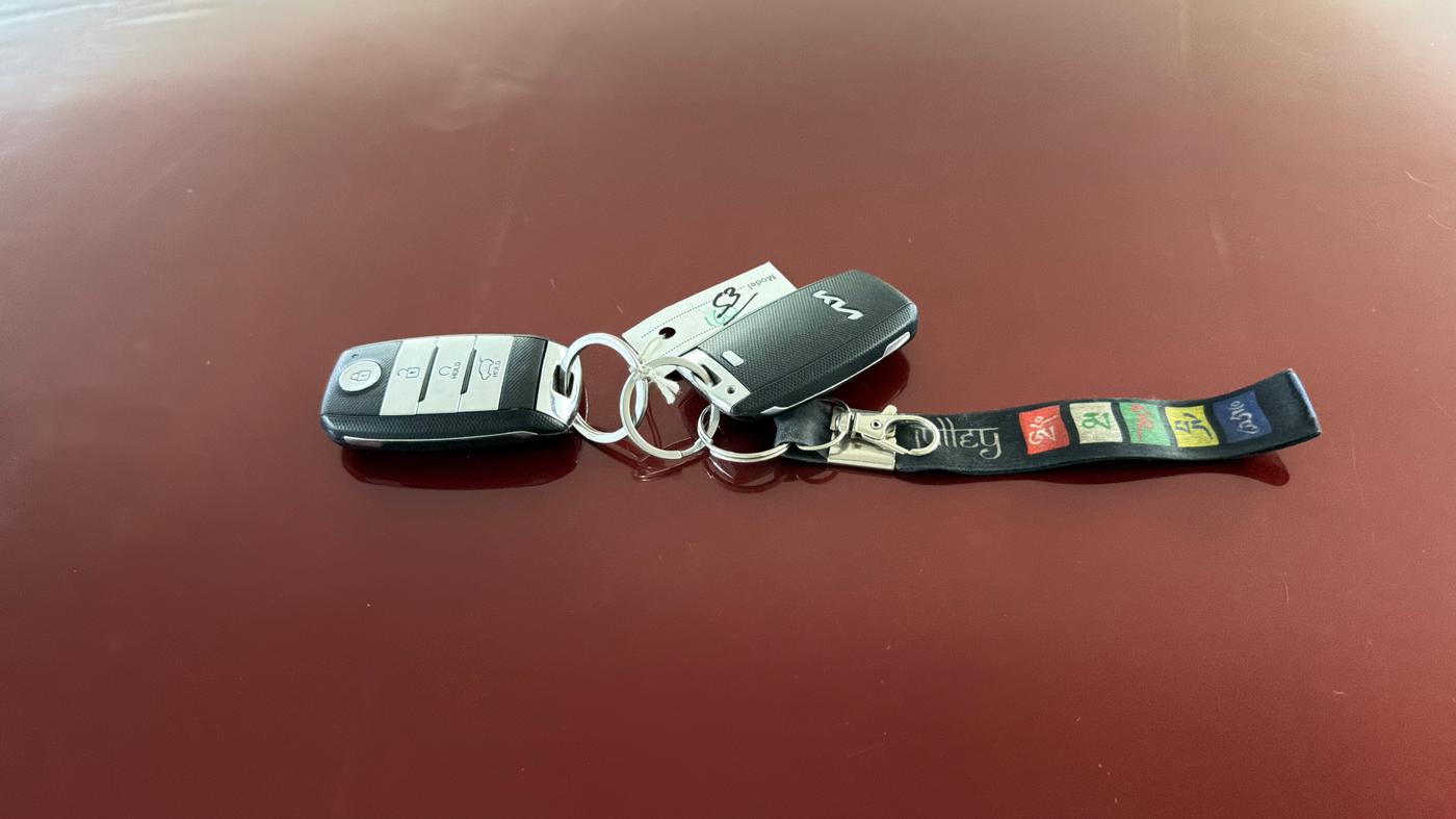 2022 KIA SONET HTK PLUS 1.0 IMT, Petrol, Manual, 80,970 km, Key Close Up