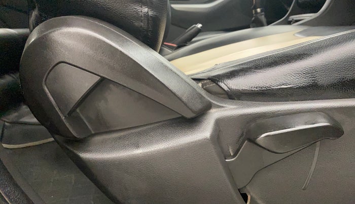 2016 Ford New Figo TITANIUM1.5 DIESEL, Diesel, Manual, 67,556 km, Driver Side Adjustment Panel