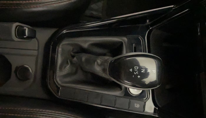 2025 Volkswagen VIRTUS GT Line 1.0L TSI AT, Petrol, Automatic, 1,540 km, Gear Lever
