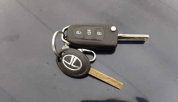 2021 Tata Tiago XT (O) PETROL, Petrol, Manual, 97,520 km, Key Close Up