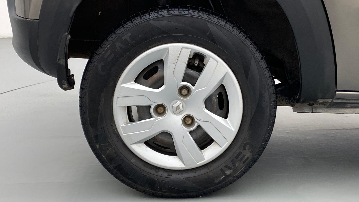 2016 Renault Kwid RXT, Petrol, Manual, 26,762 km, Right Rear Wheel