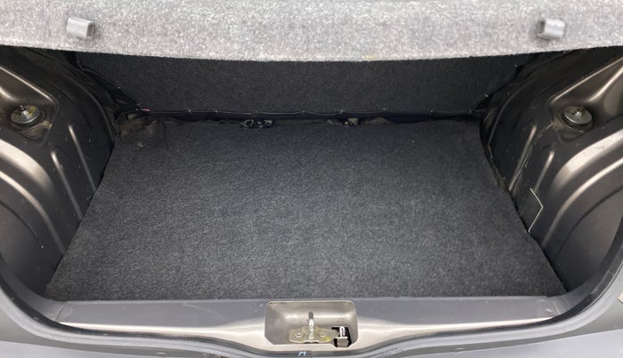 2016 Renault Kwid RXT, Petrol, Manual, 26,762 km, Boot Inside