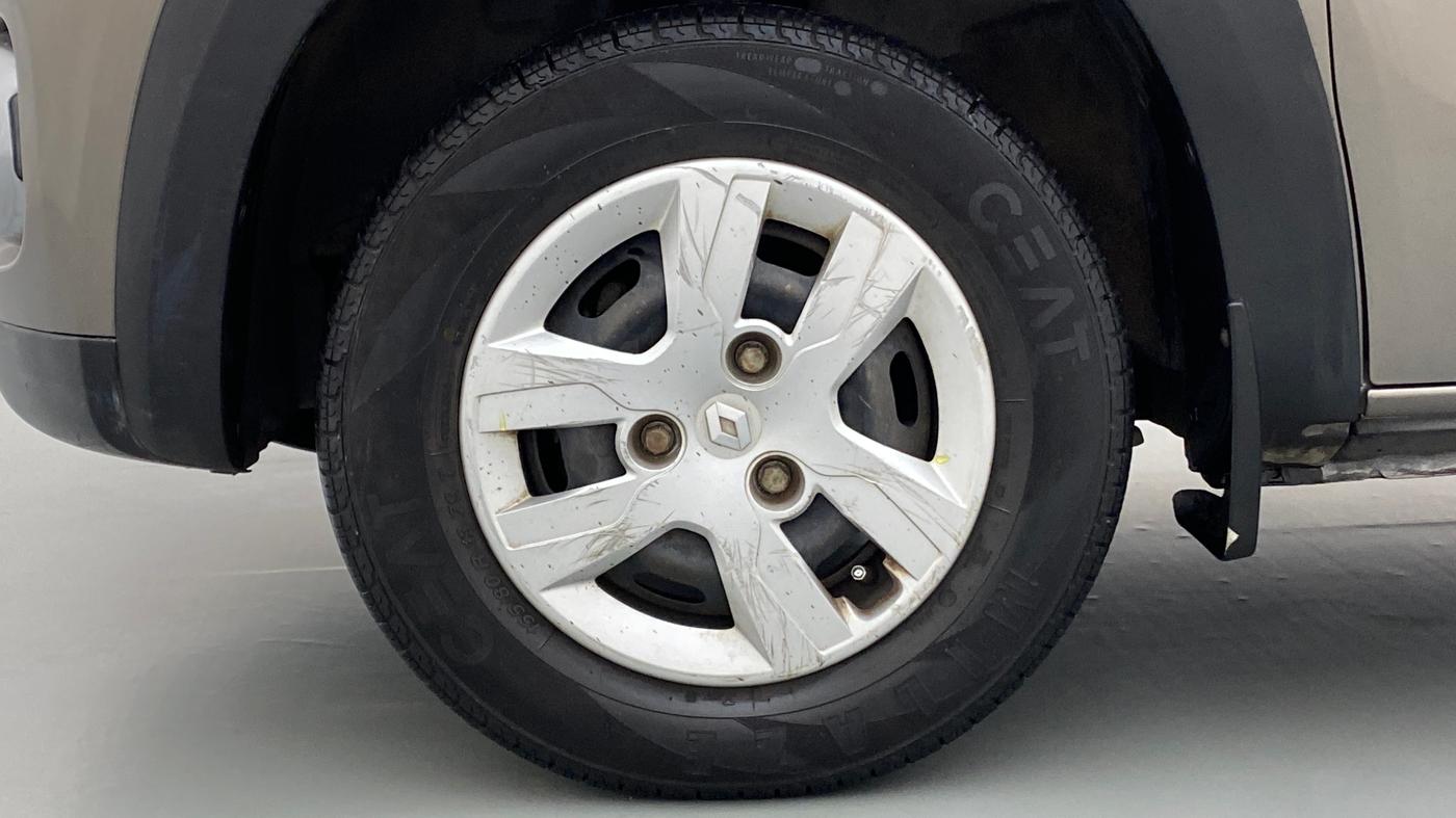 2016 Renault Kwid RXT, Petrol, Manual, 26,762 km, Left Front Wheel