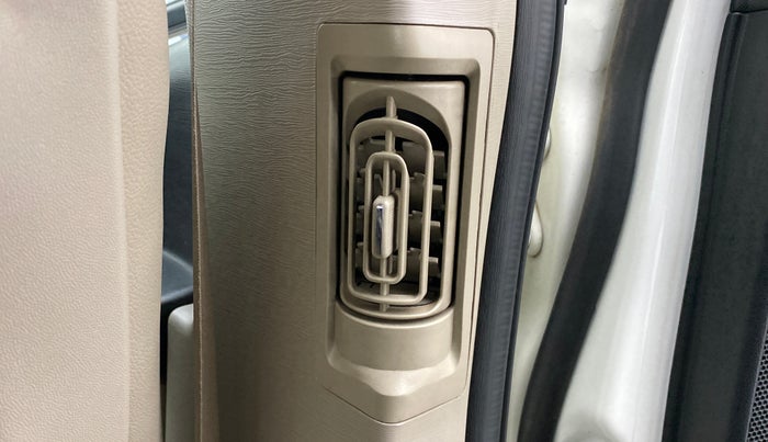 2018 Mahindra XUV500 W10 AT, Diesel, Automatic, 75,889 km, Rear AC Vents
