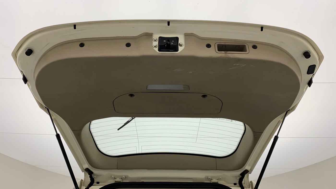 2018 Mahindra XUV500 W10 AT, Diesel, Automatic, 75,889 km, Boot Door Open