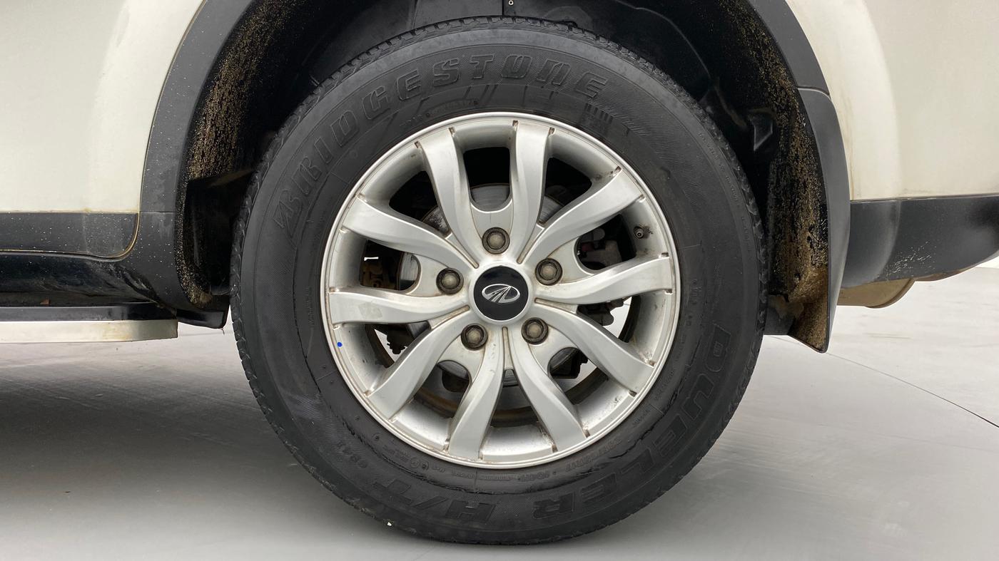 2018 Mahindra XUV500 W10 AT, Diesel, Automatic, 75,889 km, Left Rear Wheel