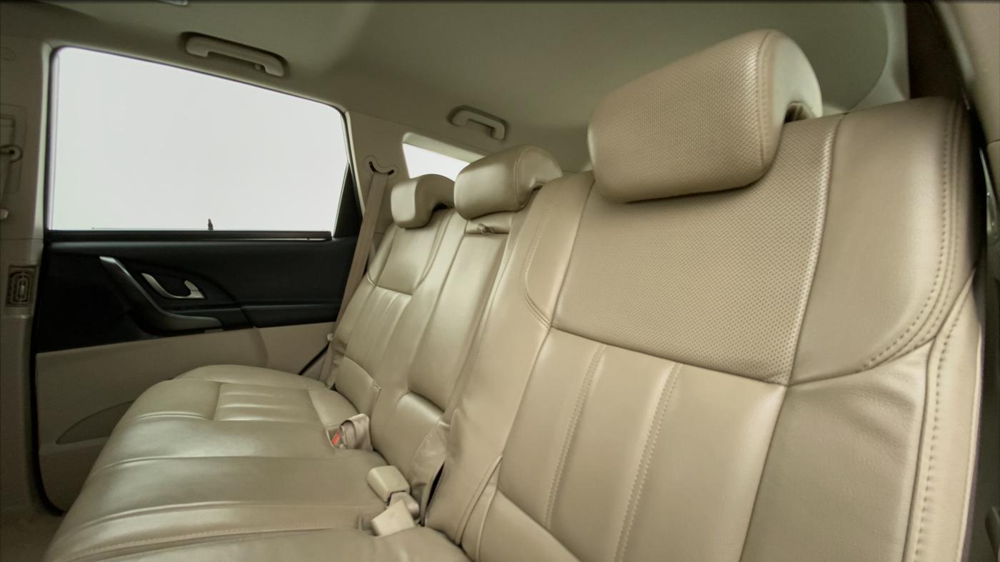 2018 Mahindra XUV500 W10 AT, Diesel, Automatic, 75,889 km, Right Side Rear Door Cabin