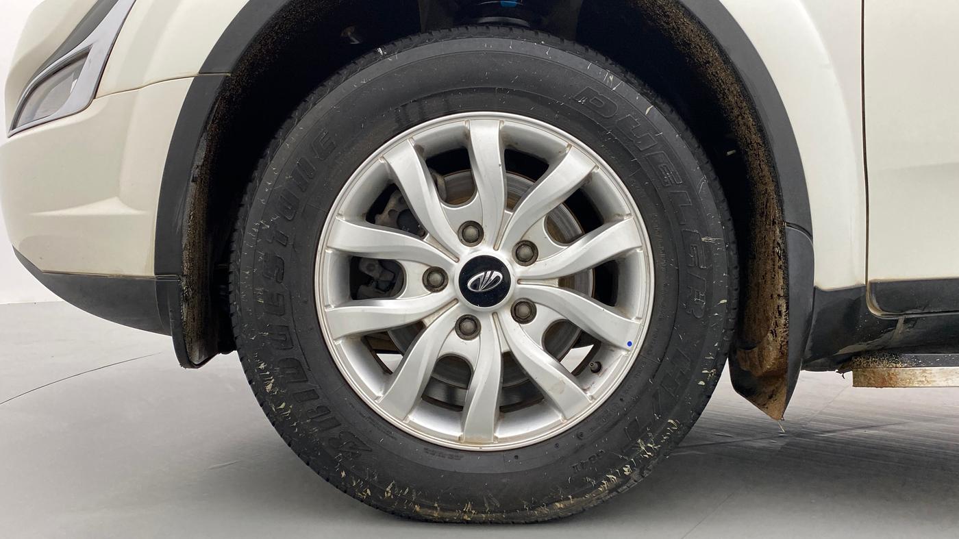 2018 Mahindra XUV500 W10 AT, Diesel, Automatic, 75,889 km, Left Front Wheel
