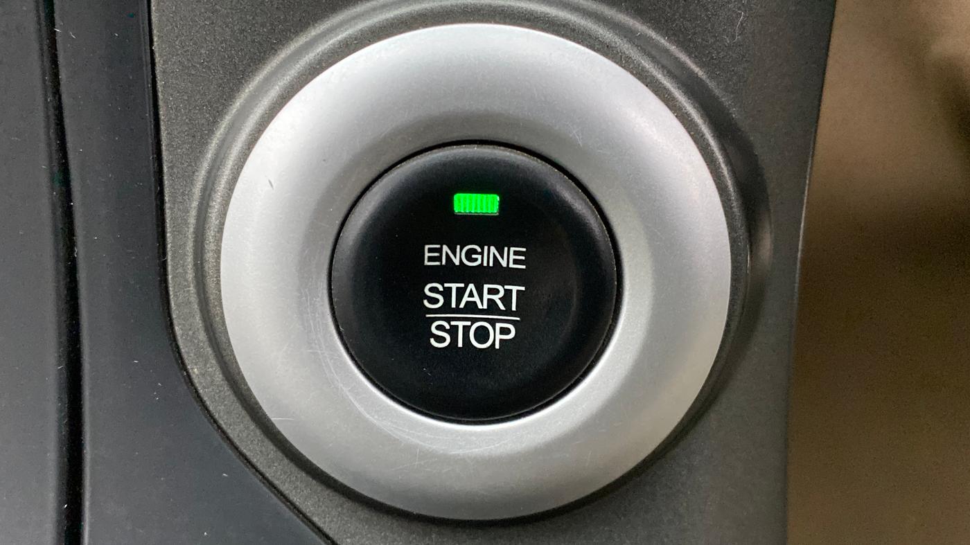 2018 Mahindra XUV500 W10 AT, Diesel, Automatic, 75,889 km, Keyless Start/ Stop Button