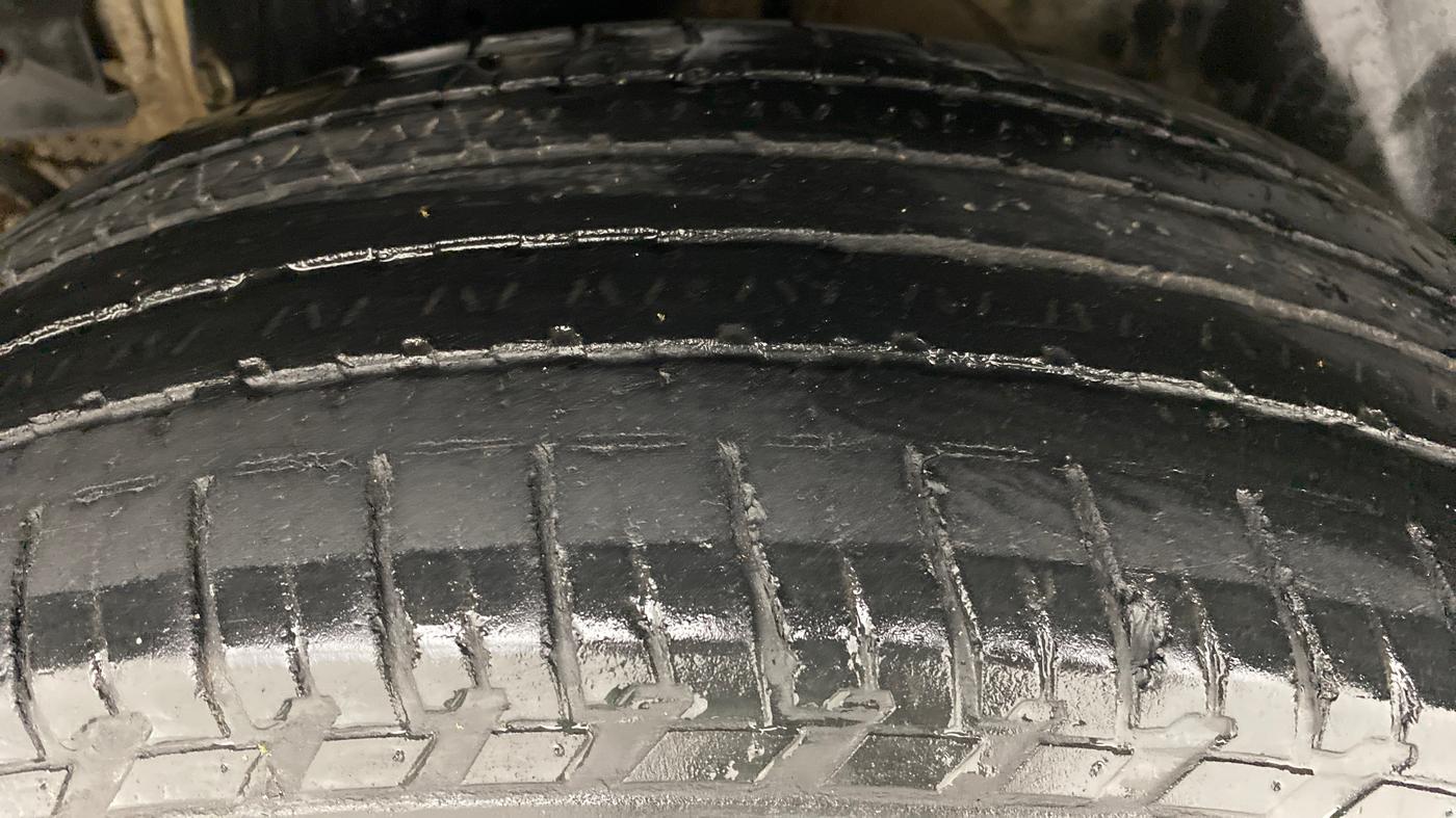 2018 Mahindra XUV500 W10 AT, Diesel, Automatic, 75,889 km, Right Rear Tyre Tread