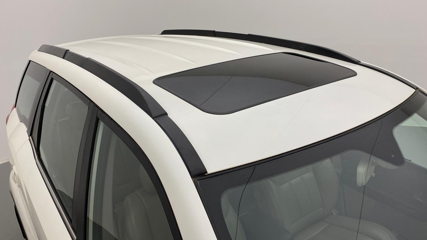 2018 Mahindra XUV500 W10 AT, Diesel, Automatic, 75,889 km, Roof