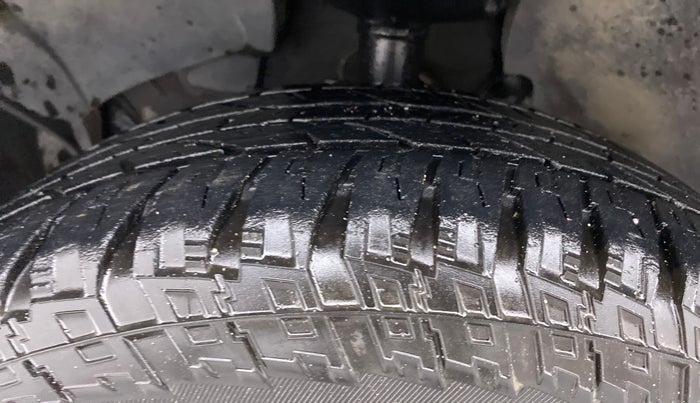 2015 Renault Duster 85 PS RXL DIESEL, Diesel, Manual, 82,626 km, Left Front Tyre Tread