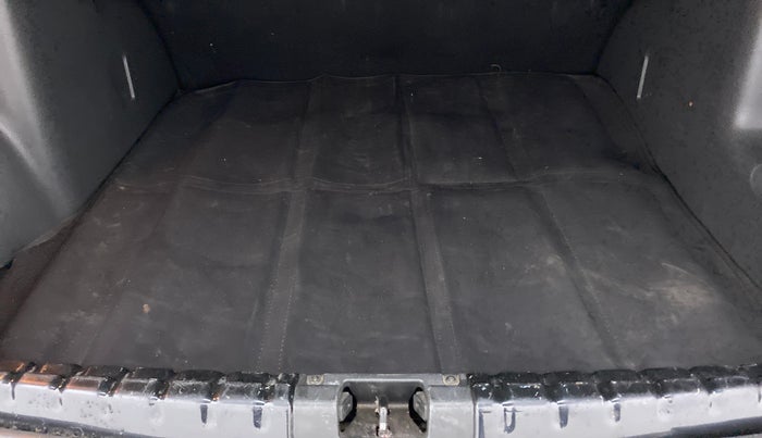 2015 Renault Duster 85 PS RXL DIESEL, Diesel, Manual, 82,626 km, Boot Inside