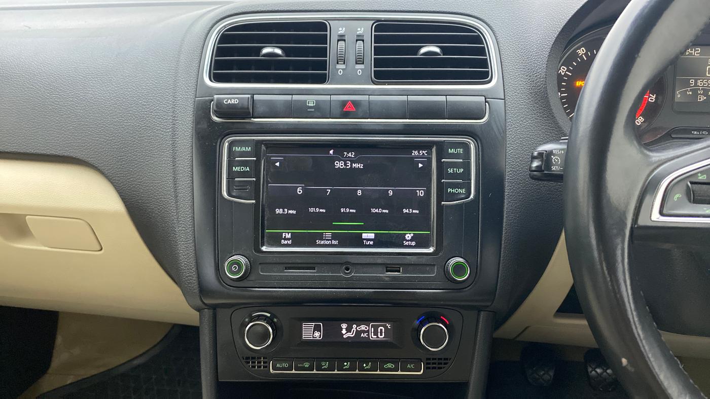 2017 Skoda Rapid STYLE 1.6 MPI MT, Petrol, Manual, 91,707 km, Air Conditioner