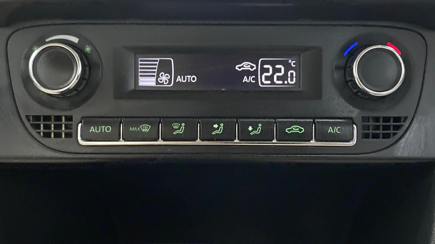 2017 Skoda Rapid STYLE 1.6 MPI MT, Petrol, Manual, 91,707 km, Automatic Climate Control
