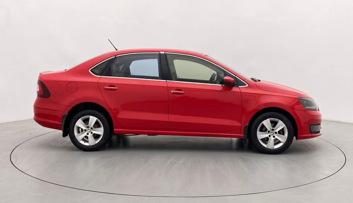 2017 Skoda Rapid STYLE 1.6 MPI MT, Petrol, Manual, 91,707 km, Right Side View