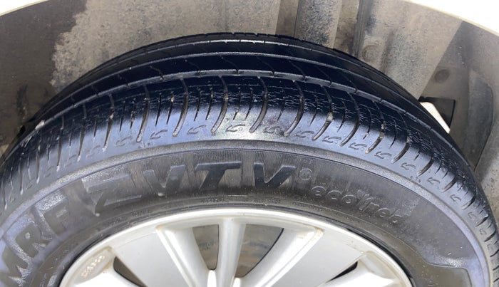 2014 Maruti Swift ZXI, Petrol, Manual, 39,432 km, Left Rear Tyre Tread