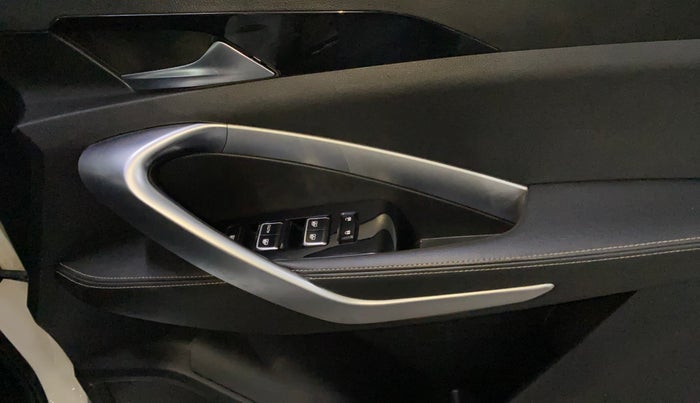 2020 MG HECTOR SHARP 1.5 DCT PETROL, Petrol, Automatic, 48,182 km, Driver Side Door Panels Control