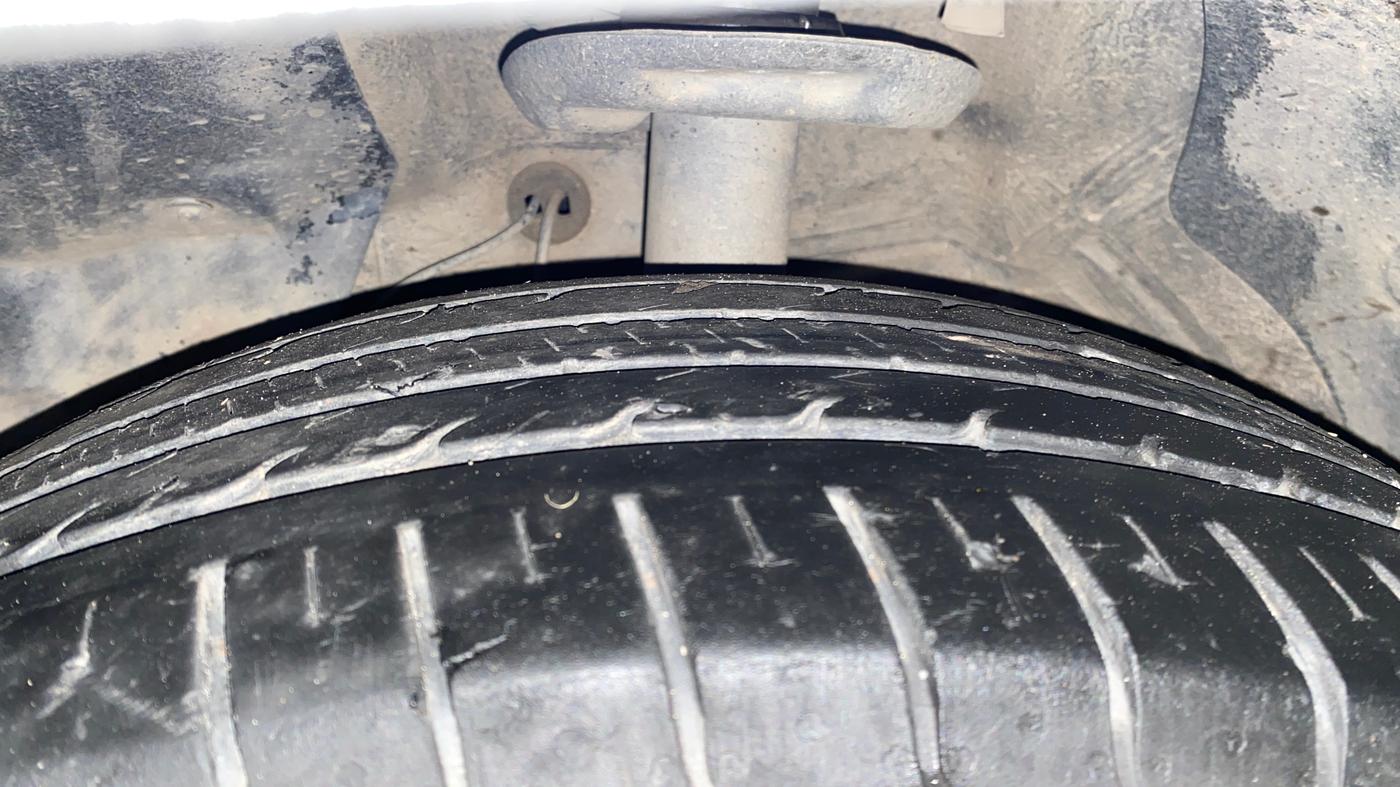 2020 MG HECTOR SHARP 1.5 DCT PETROL, Petrol, Automatic, 48,182 km, Left Front Tyre Tread
