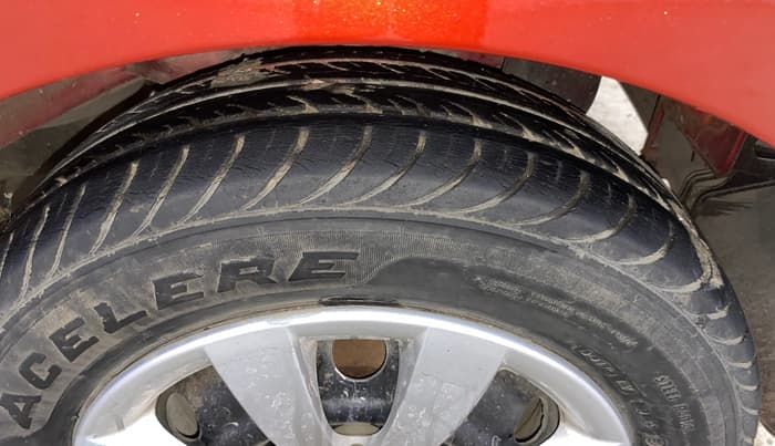 2013 Hyundai Eon SPORTZ, Petrol, Manual, 40,524 km, Left Rear Tyre Tread