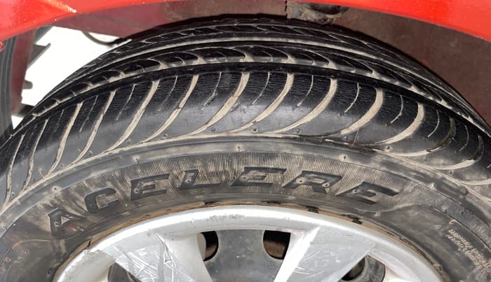 2013 Hyundai Eon SPORTZ, Petrol, Manual, 40,524 km, Left Front Tyre Tread