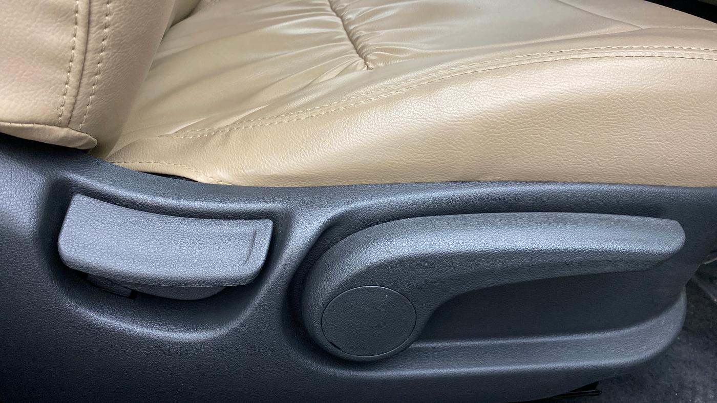 2019 Hyundai Verna 1.6 SX VTVT, Petrol, Manual, 13,976 km, Driver Side Adjustment Panel