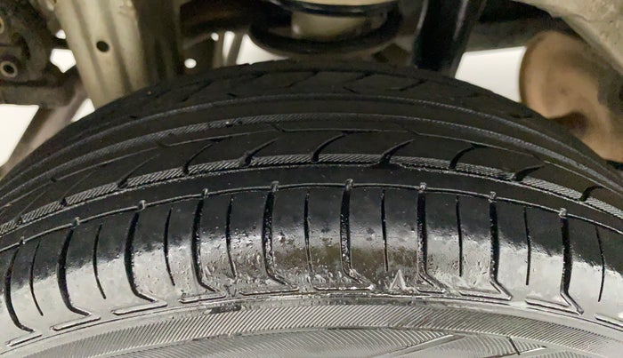 2015 Maruti Alto K10 LXI CNG, CNG, Manual, 66,574 km, Right Rear Tyre Tread