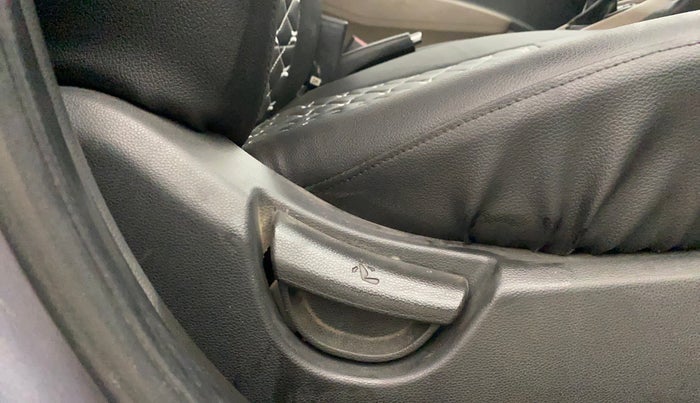 2018 Hyundai Grand i10 SPORTZ AT 1.2 KAPPA VTVT, Petrol, Automatic, 61,640 km, Driver Side Adjustment Panel