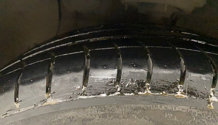 2018 Hyundai Grand i10 SPORTZ AT 1.2 KAPPA VTVT, Petrol, Automatic, 61,640 km, Left Front Tyre Tread