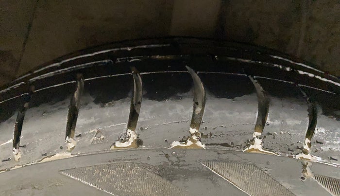 2018 Hyundai Grand i10 SPORTZ AT 1.2 KAPPA VTVT, Petrol, Automatic, 61,640 km, Right Rear Tyre Tread