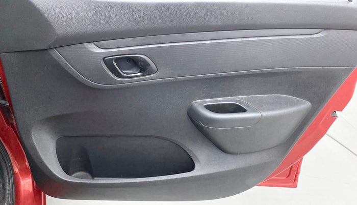 2015 Renault Kwid RXT, CNG, Manual, 64,627 km, Driver Side Door Panels Control