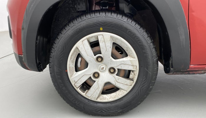 2015 Renault Kwid RXT, CNG, Manual, 64,627 km, Left Front Wheel