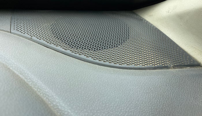 2015 Renault Kwid RXT, CNG, Manual, 64,627 km, Speaker