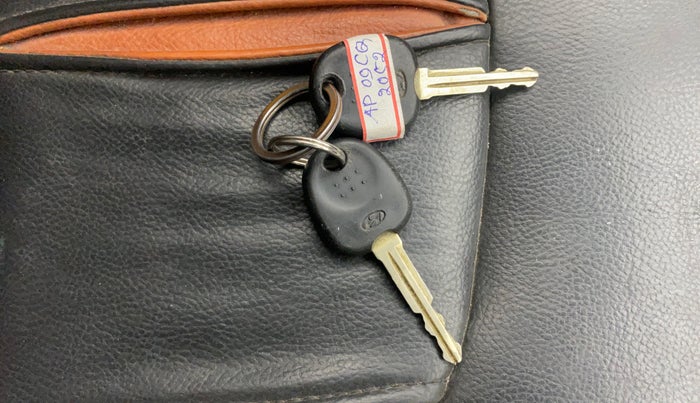 2013 Hyundai i10 SPORTZ 1.2, Petrol, Manual, 1,12,204 km, Key Close Up