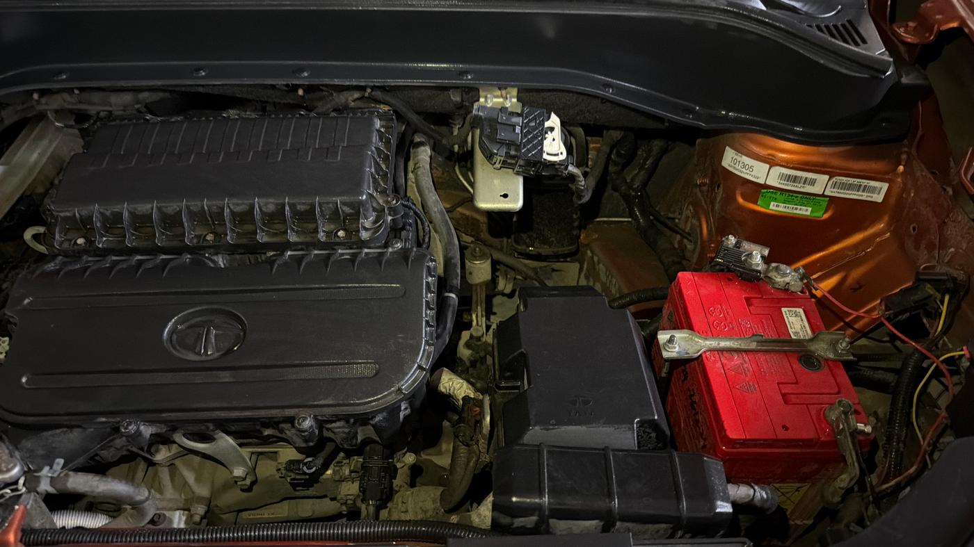 2022 Tata PUNCH ADVENTURE MT, Petrol, Manual, 97,230 km, Engine View - Left